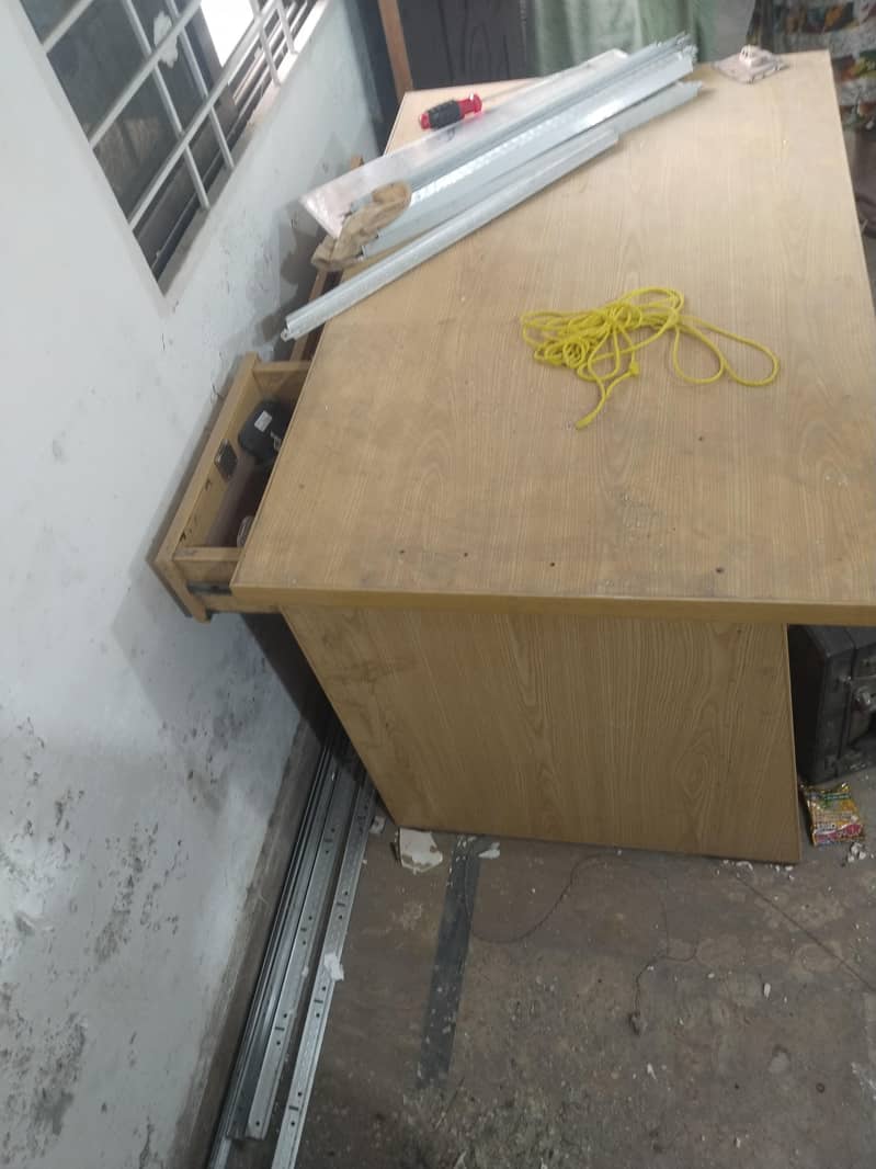 computer table 4