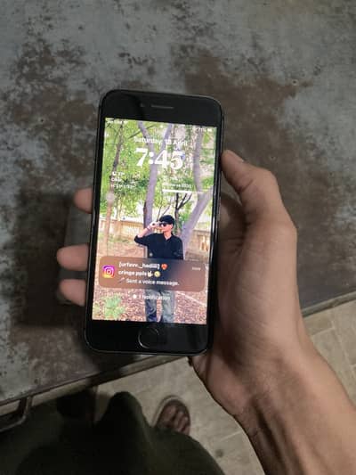 iPhone 8 64 gb 70% battery health bypassed