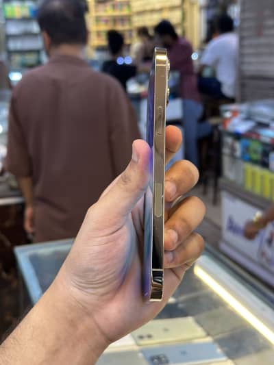 Iphone 12 pro max 128 gb non pta sim lock waterpack condition : 10/9.8