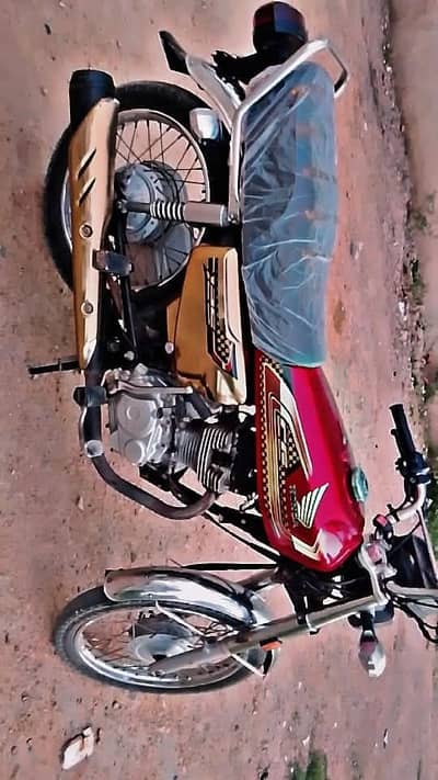 Honda CG125 2025 gold Edition unregistered/no: 03332344572