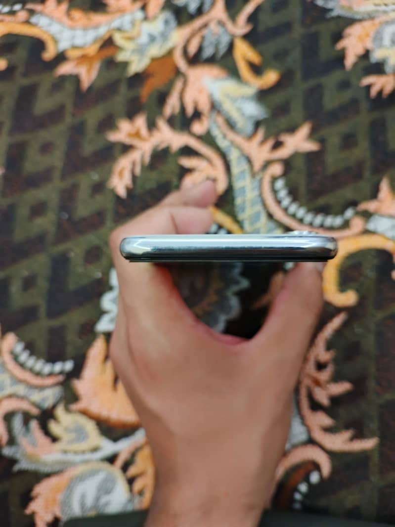 IPhone X 4