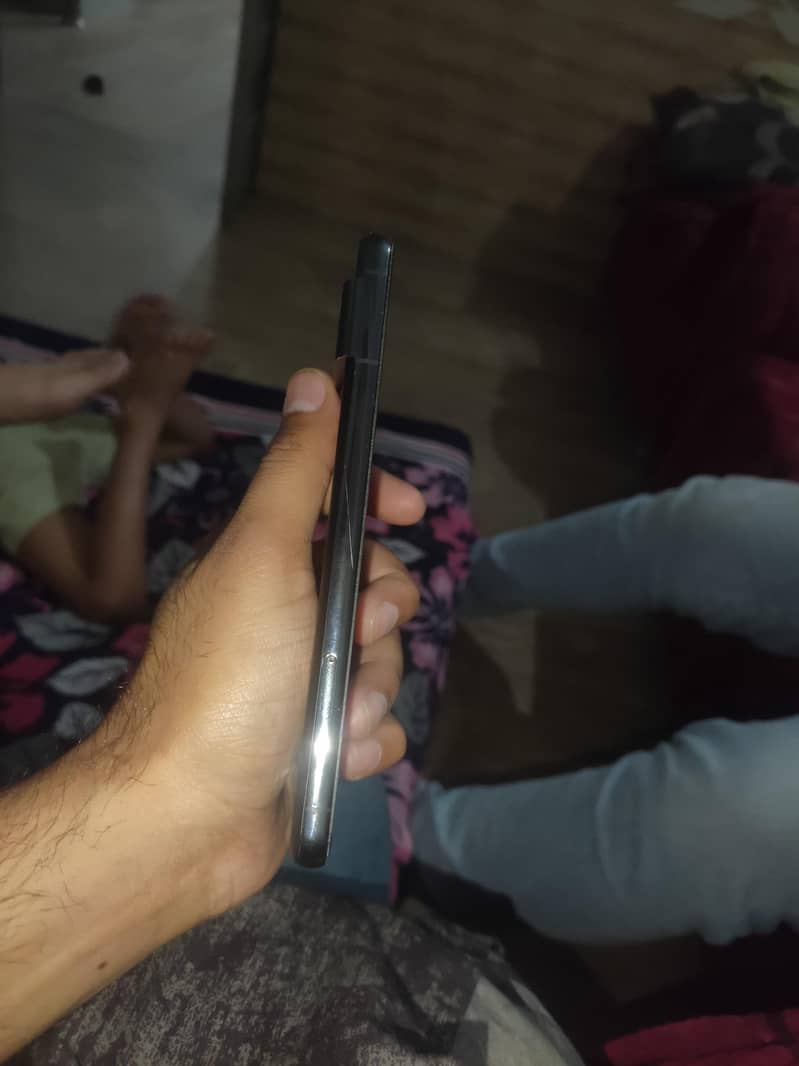 Google pixel 8pro 4
