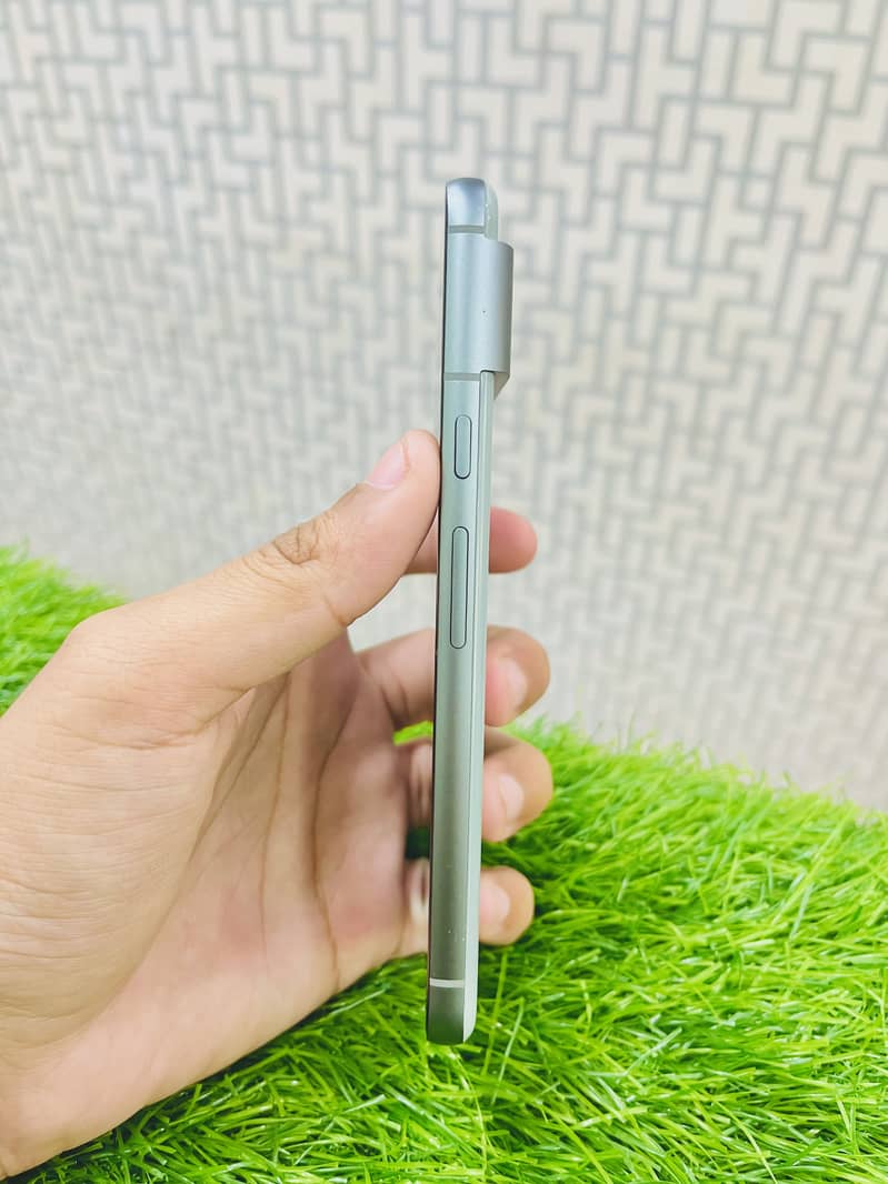 Google Pixel 8 3