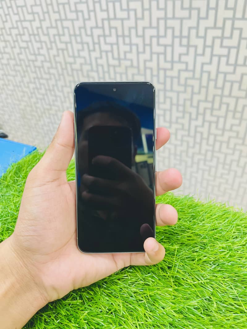 Google Pixel 8 5