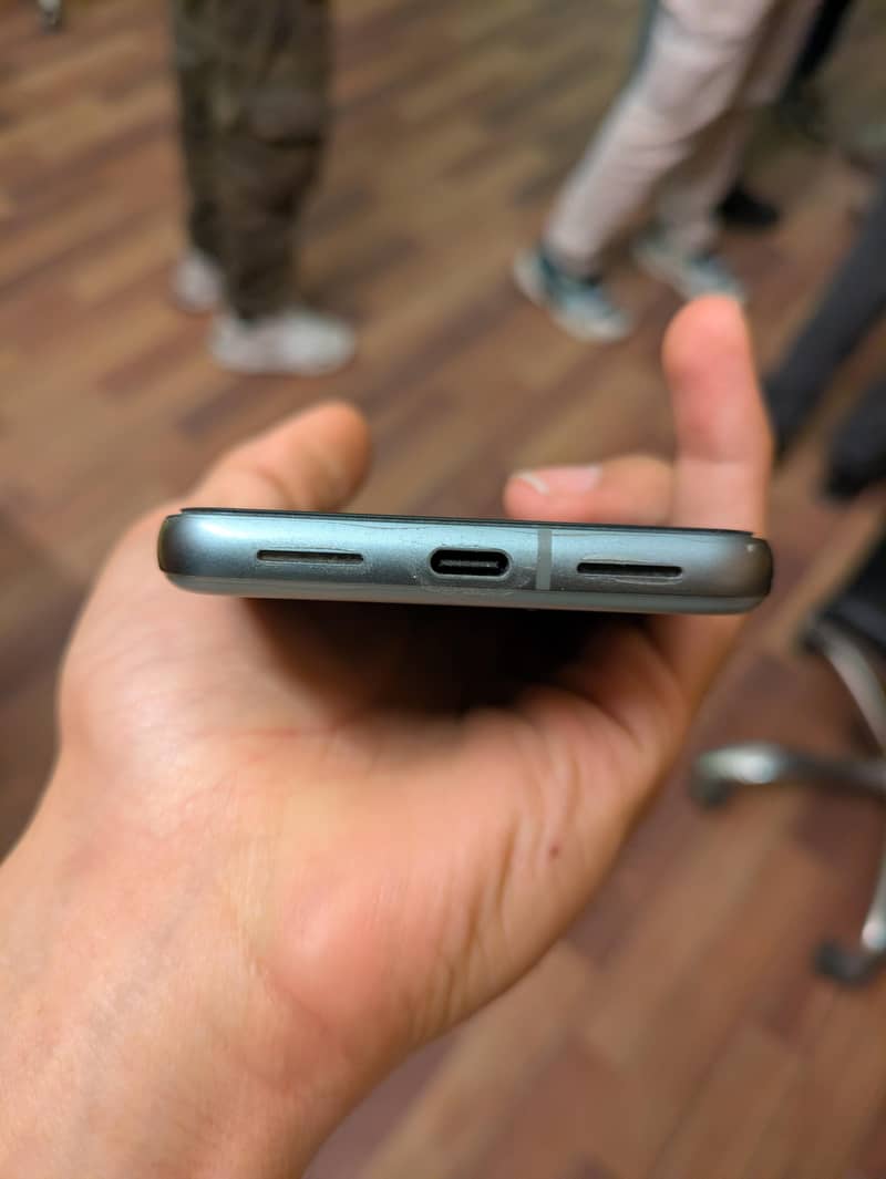 Google Pixel 8 4