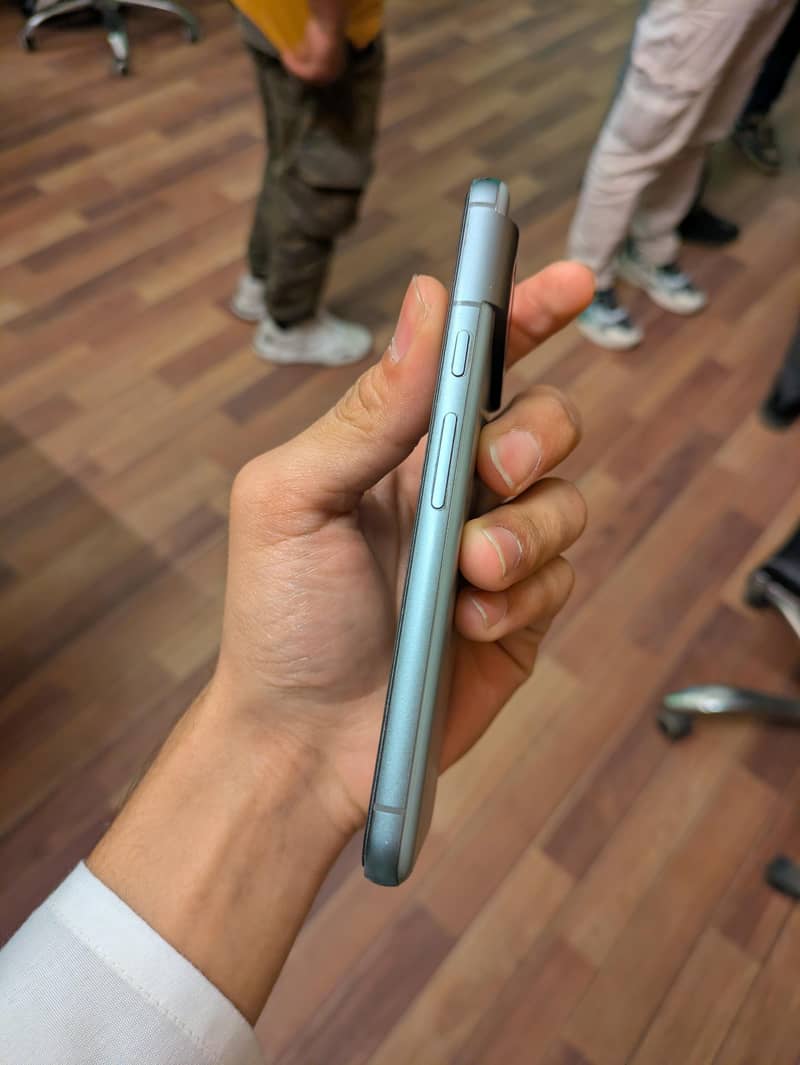 Google Pixel 8 5