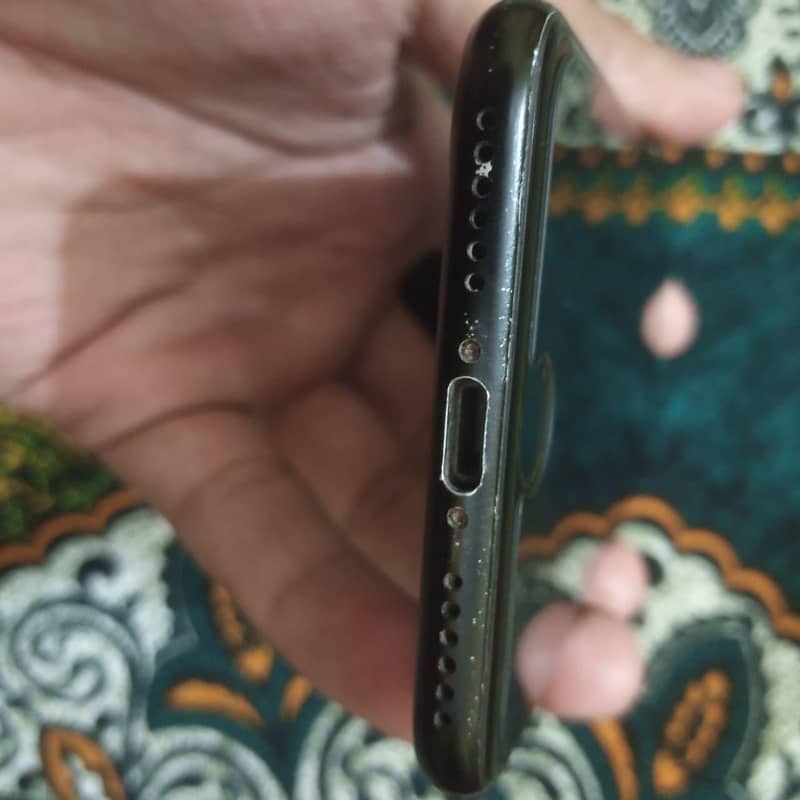 Apple iPhone 7 4