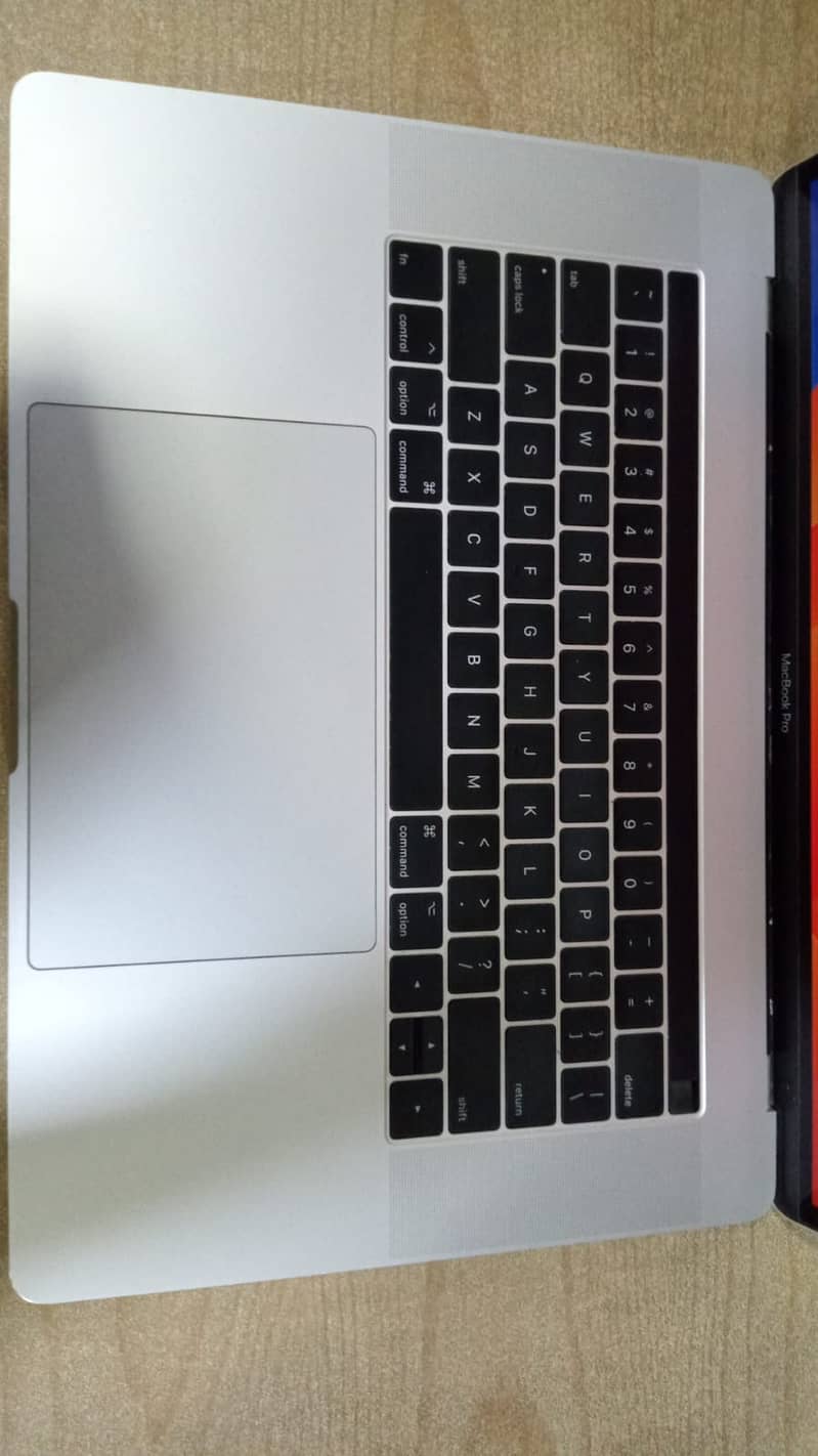 Apple MacBook Pro 1