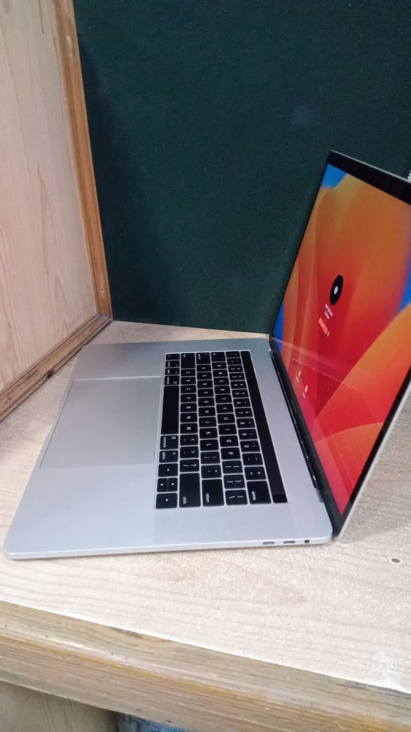 Apple MacBook Pro 2