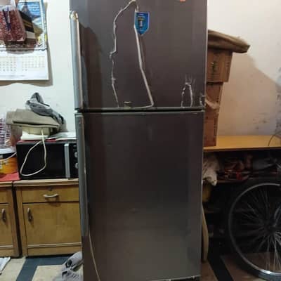 good working frige total geniune full cooling
