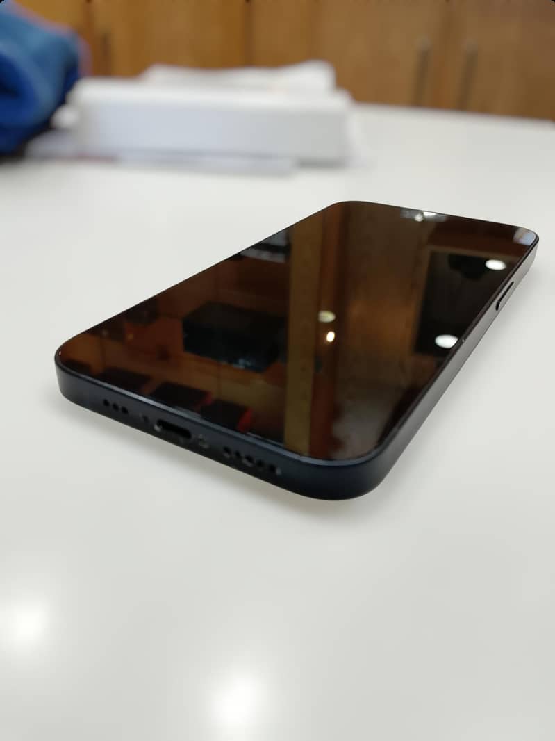 iPhone 13 4