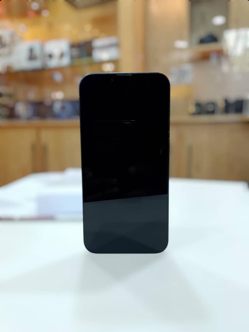 iPhone 13 6
