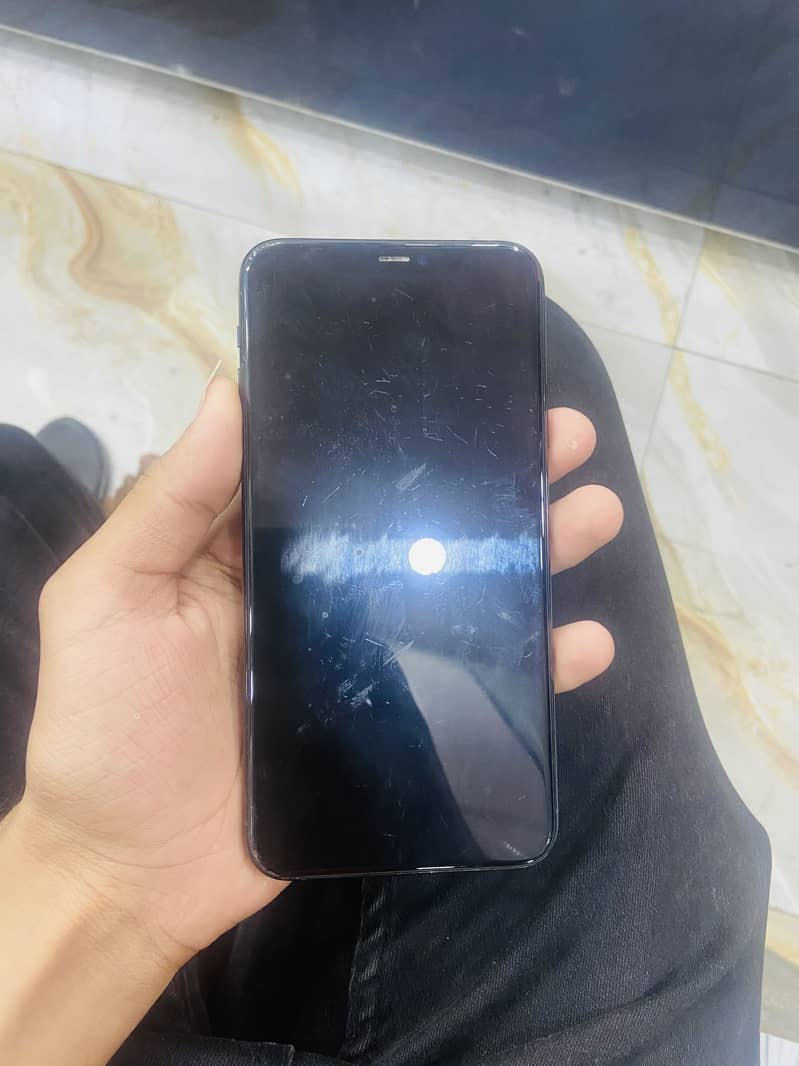 iPhone 11pro max 4