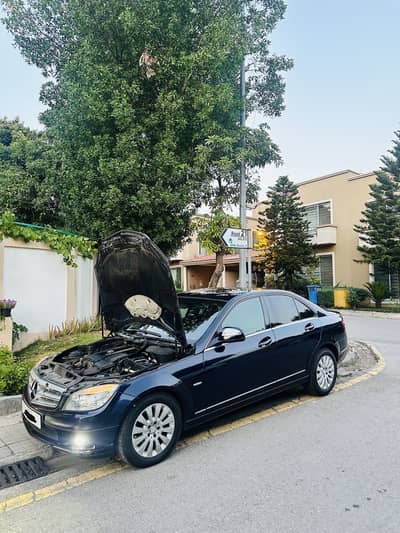 MERCEDES BENZ C200 (NAVY BLUE)
