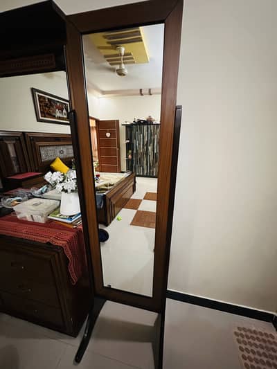 Standing mirror in perfect condition. Used as new. Full size mirror