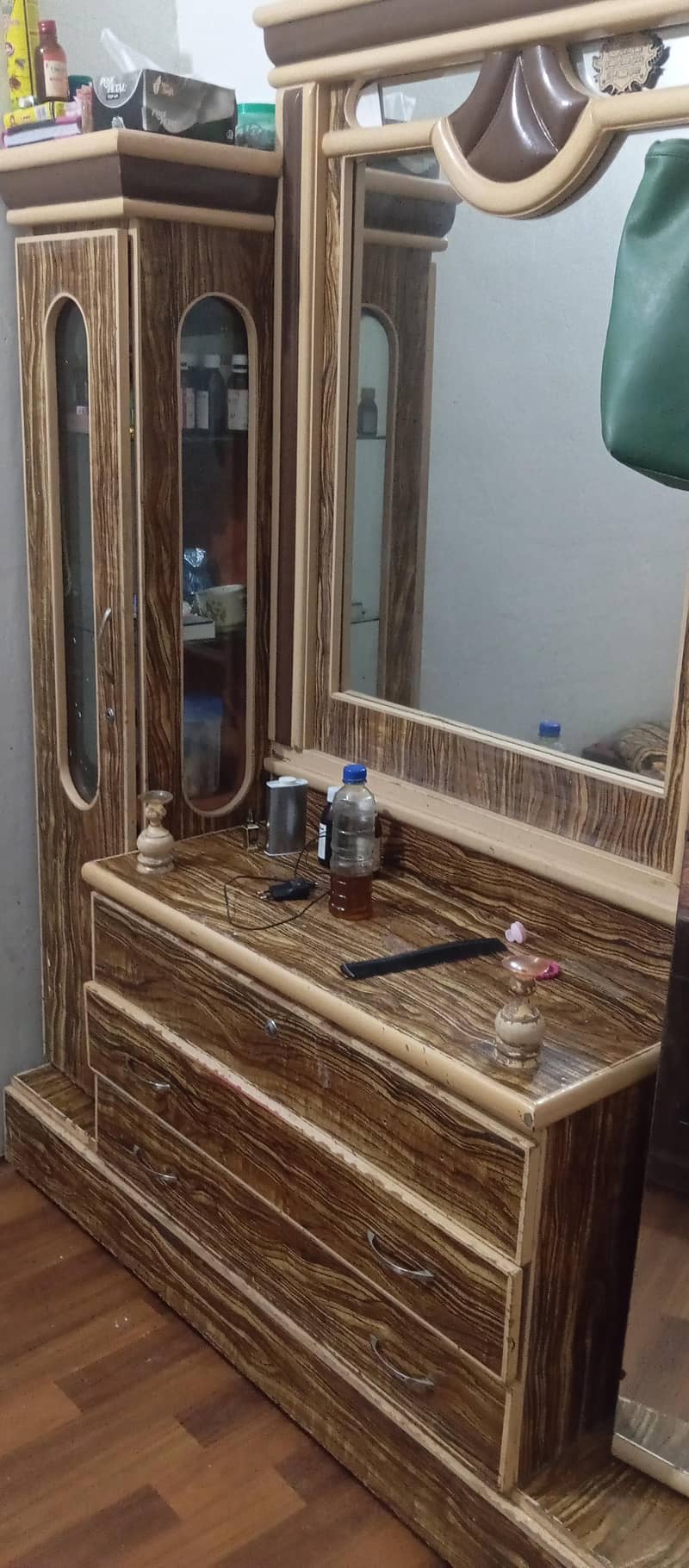 dressing table 0