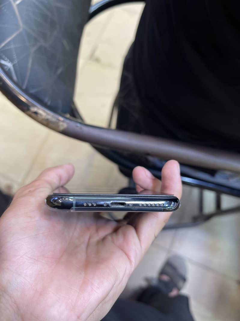 iPhone 11 Pro 3