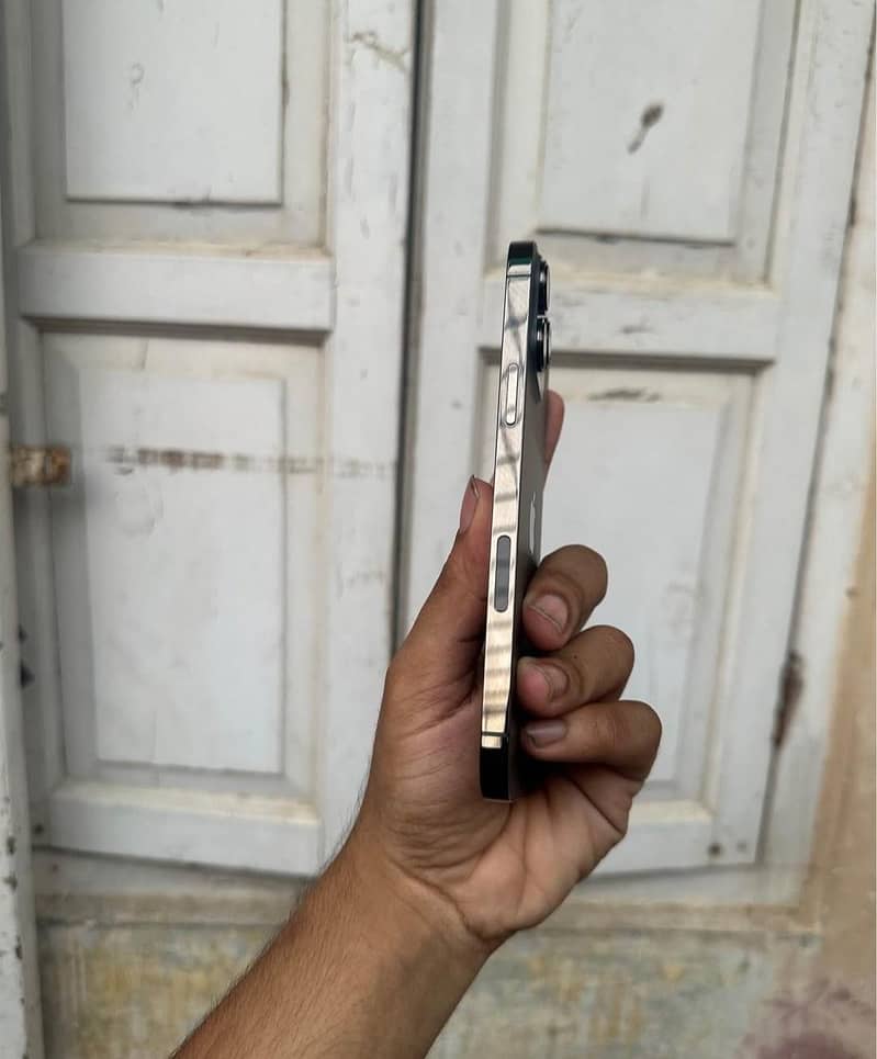 iphone 13 pro max 4