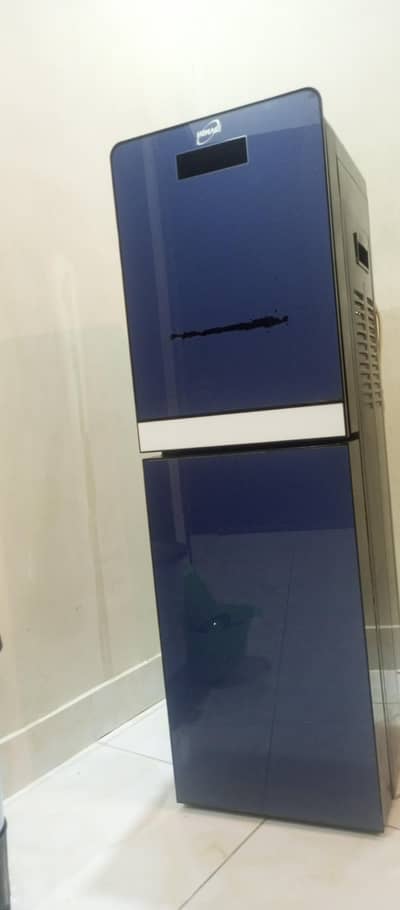 homage water dispenser with refrigerator