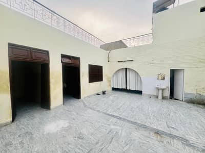 Commercial Location with shop