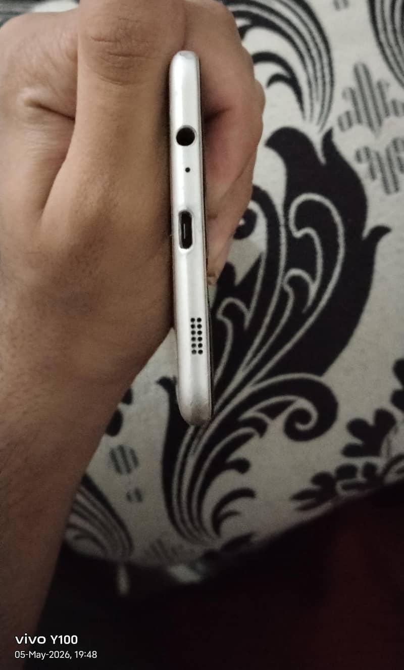 GALAXY C 7 4