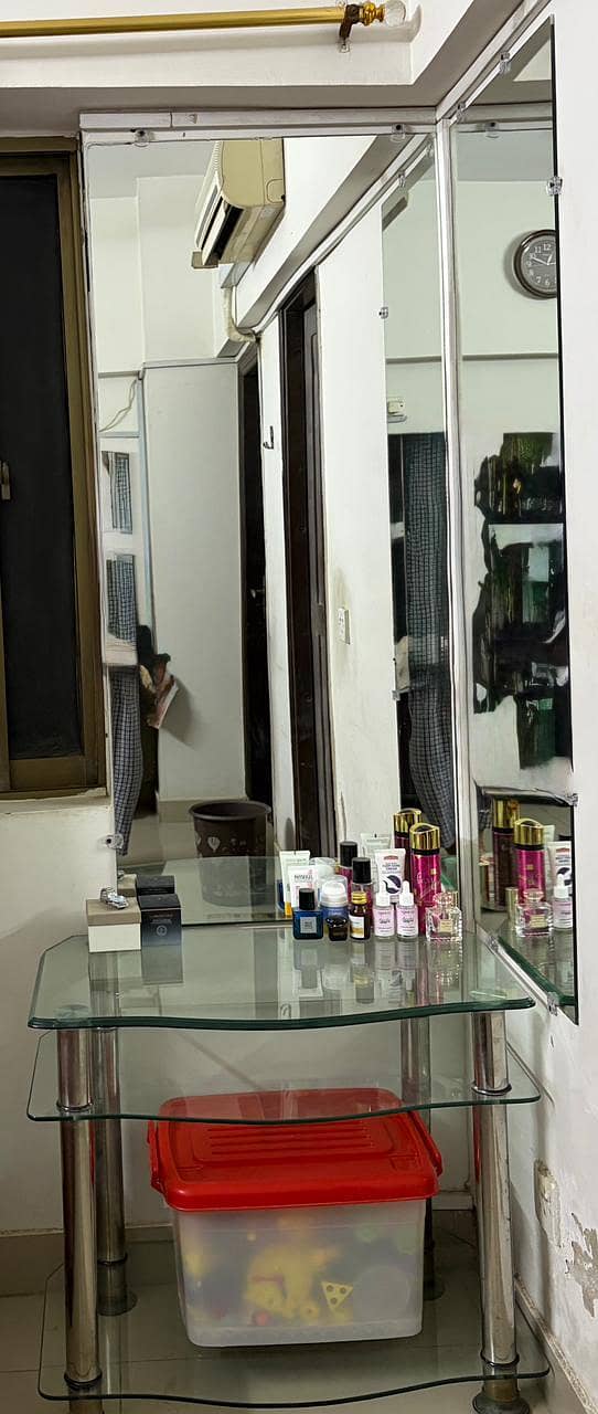 Glass Dressing Table 1