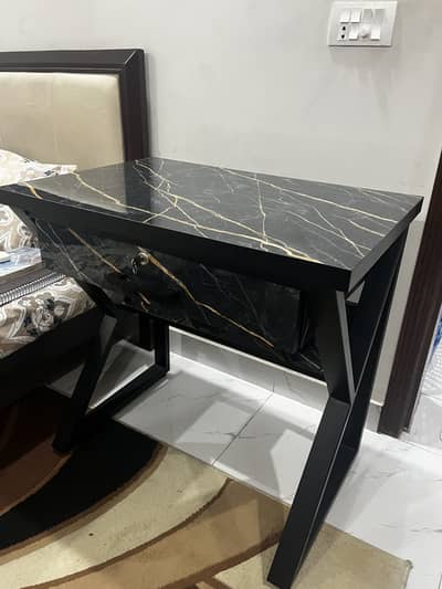 K-Shape Metal Base Table