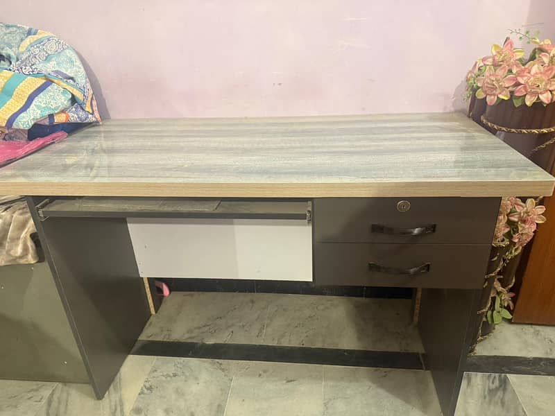 Office Table 0