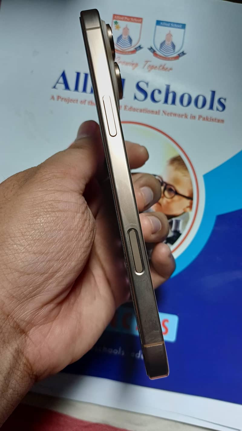 iPhone 16 pro max 5