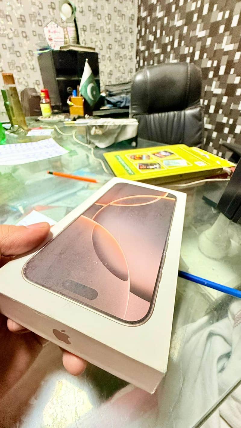 iPhone 16 pro max 8