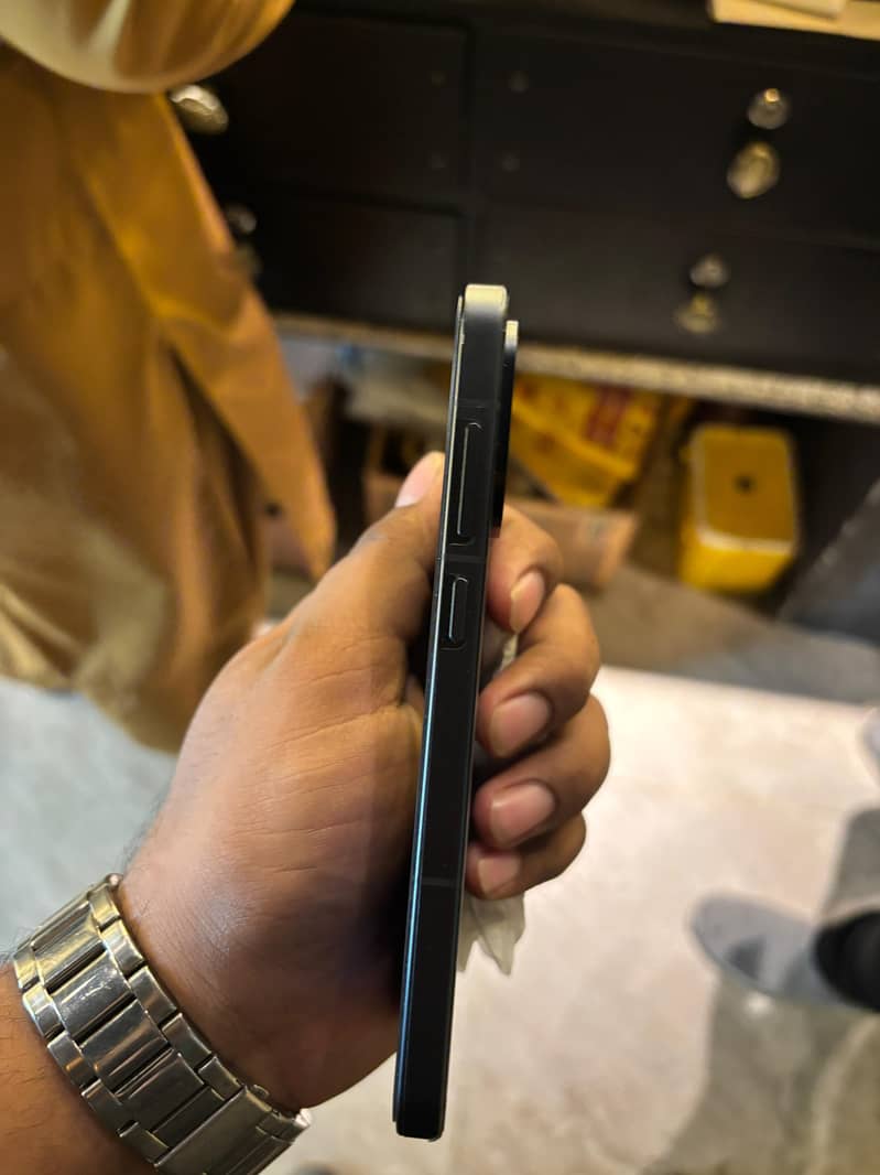 OnePlus 13s 1