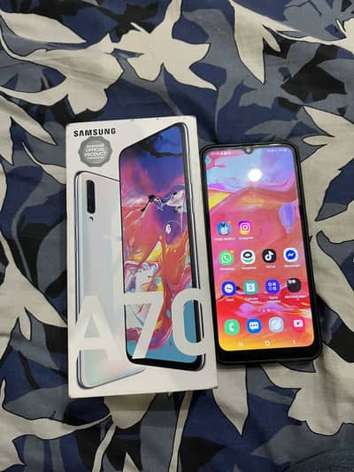 Aoa samsung a70 for sale 6/128