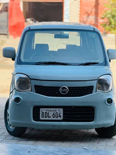 Nissan mocco
