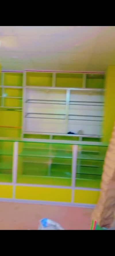 shelf Regh and Glass