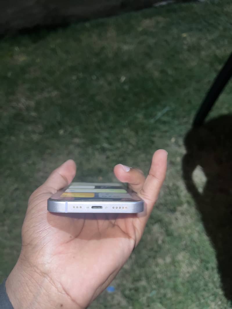 iPhone 14  JV 0