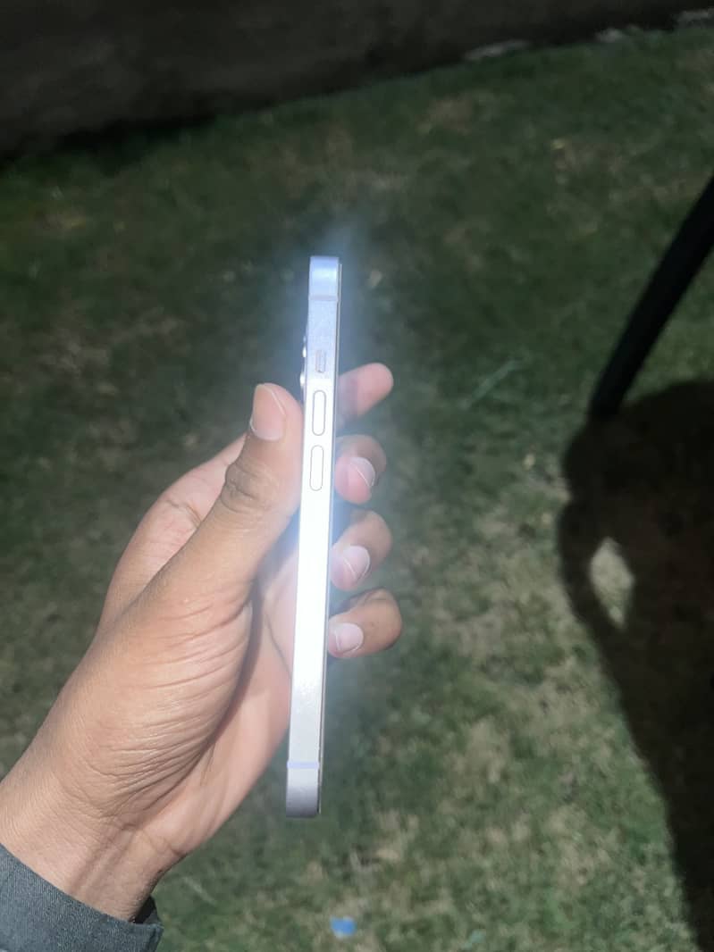 iPhone 14  JV 3