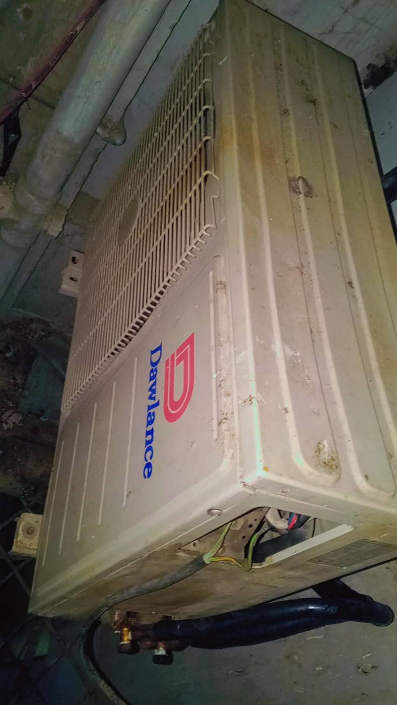 Dawlance 1.5 ton split A. C 3