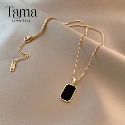black rectangle pendant nacklace