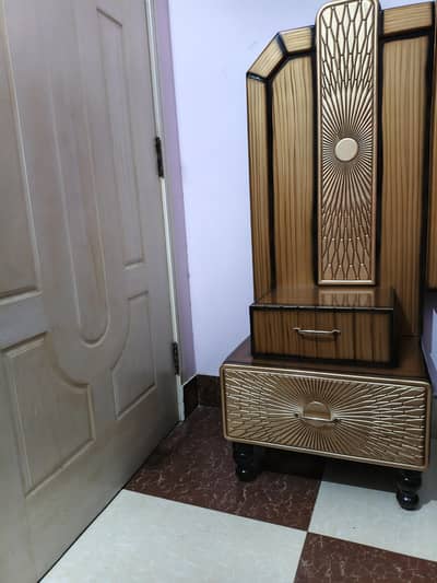 complete bedroom for sale  1 bed+side table 1 dressing 10/10 condition