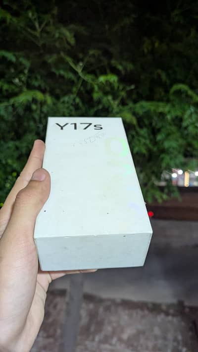 vivo y17s with box