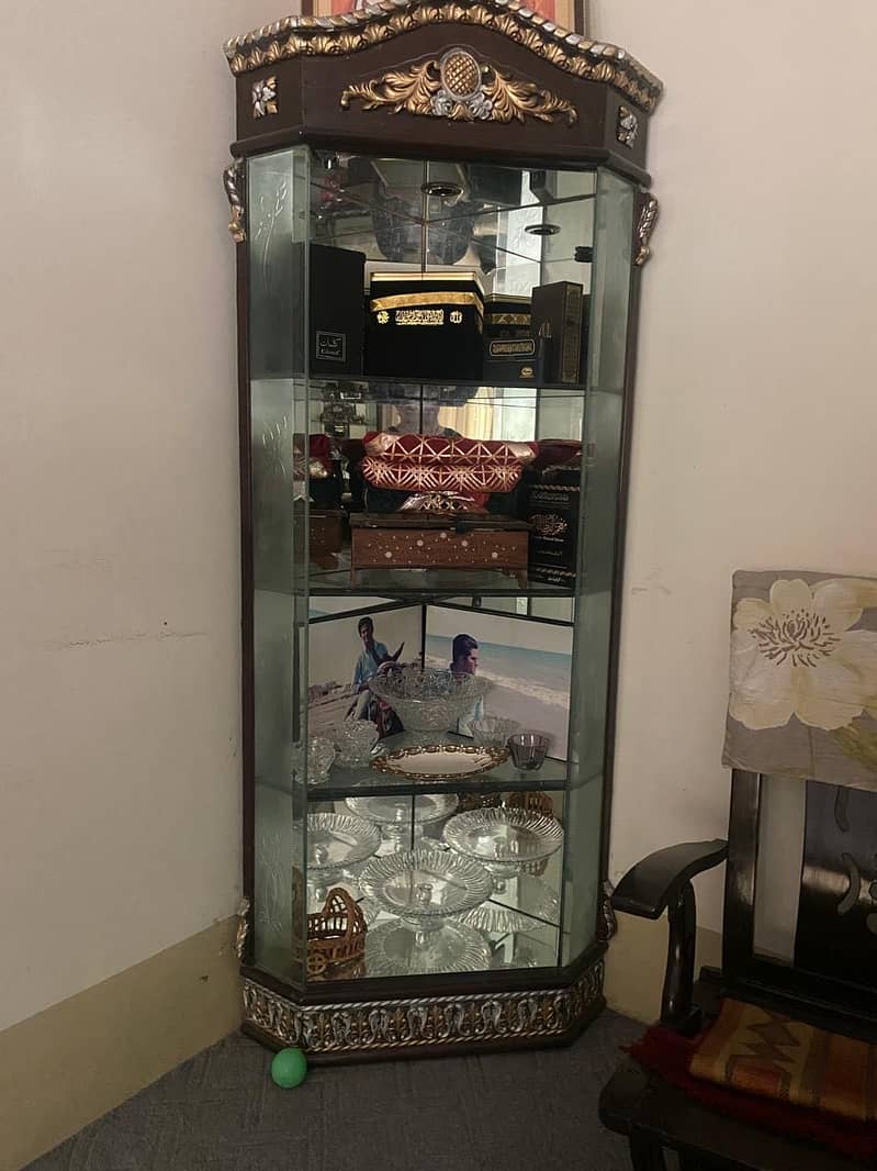 Two showcase pair 0