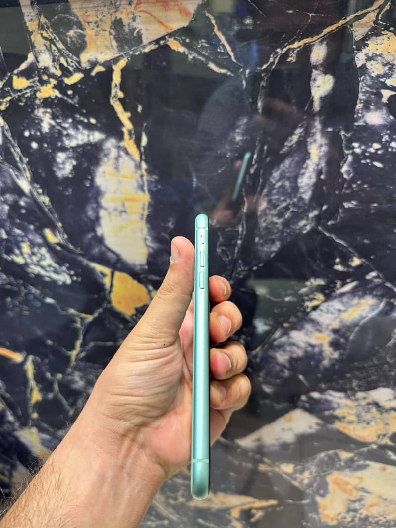 Apple iPhone 11 2