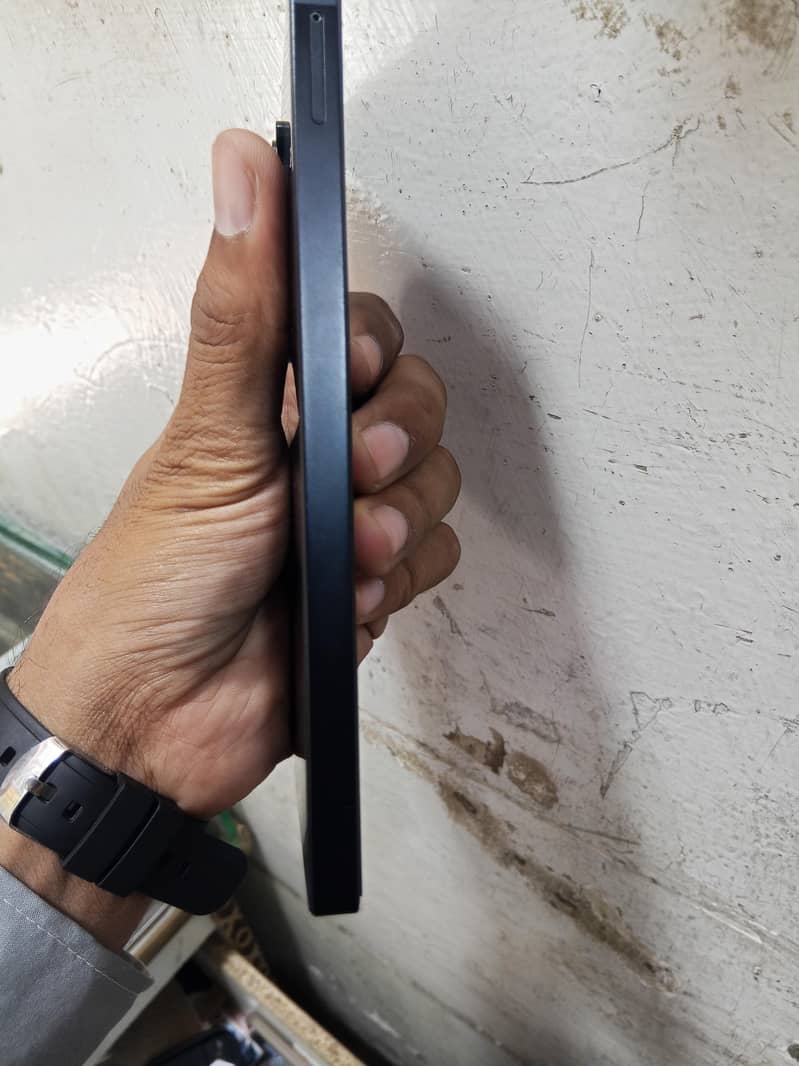 8gb256 2
