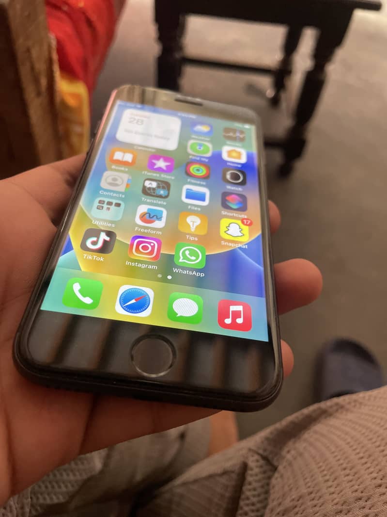 iPhone 8 0
