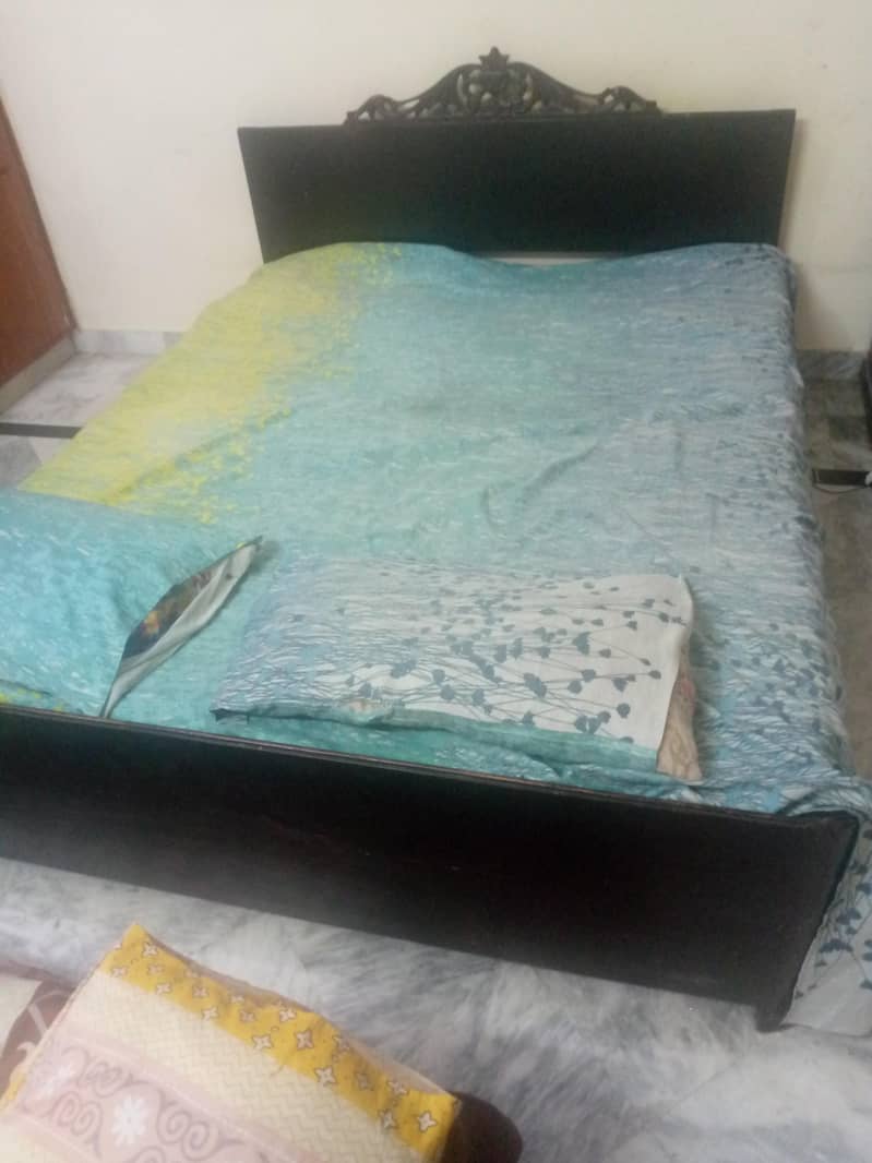 Double bed 0
