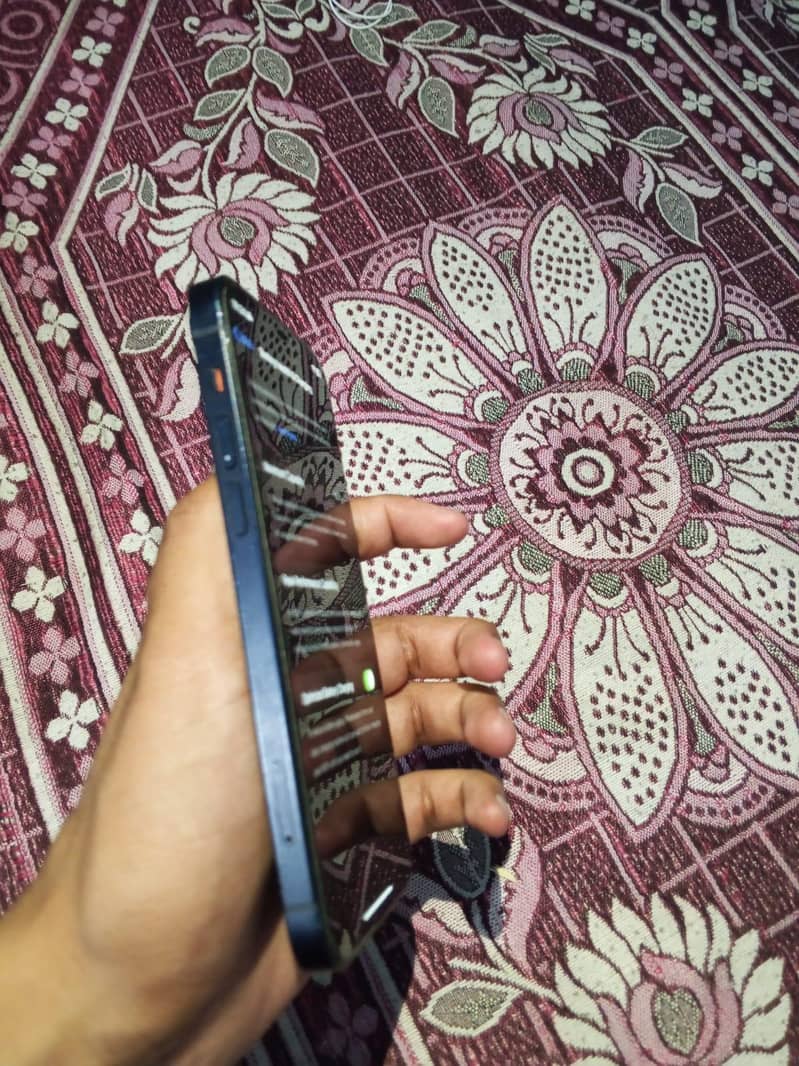 Iphone 12 4