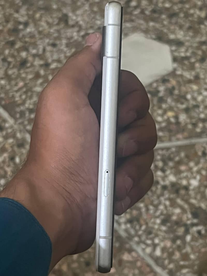 Google pixel 7a 4