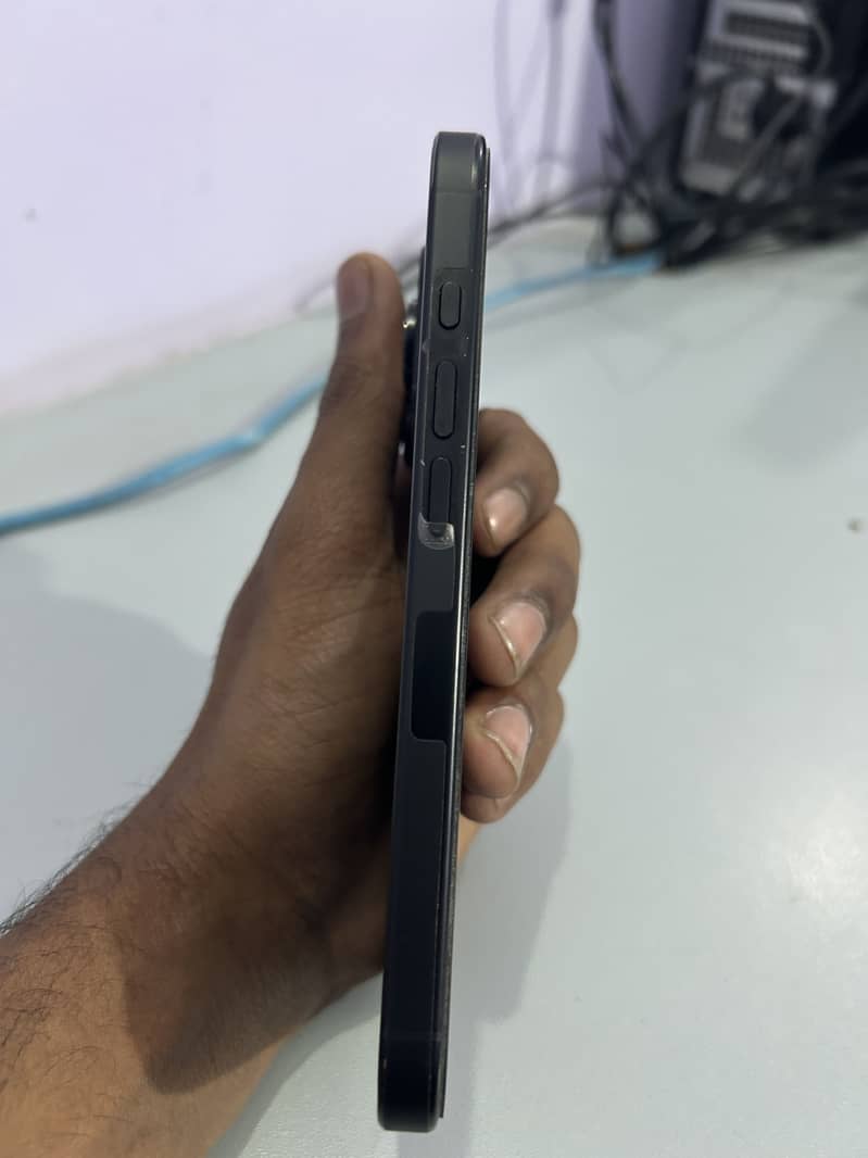 Apple Iphone 16 pro 2