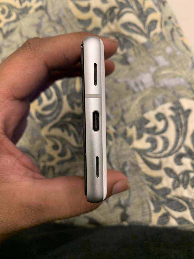Goggle pixel 7a 4