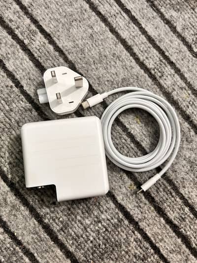 Apple 96W USB-C Fast Charger for MacBook
